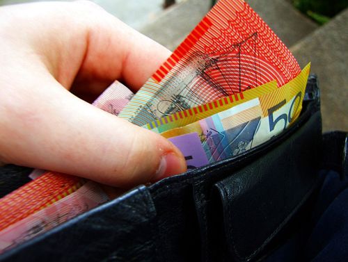 794px-Australian_banknotes_in_wallet